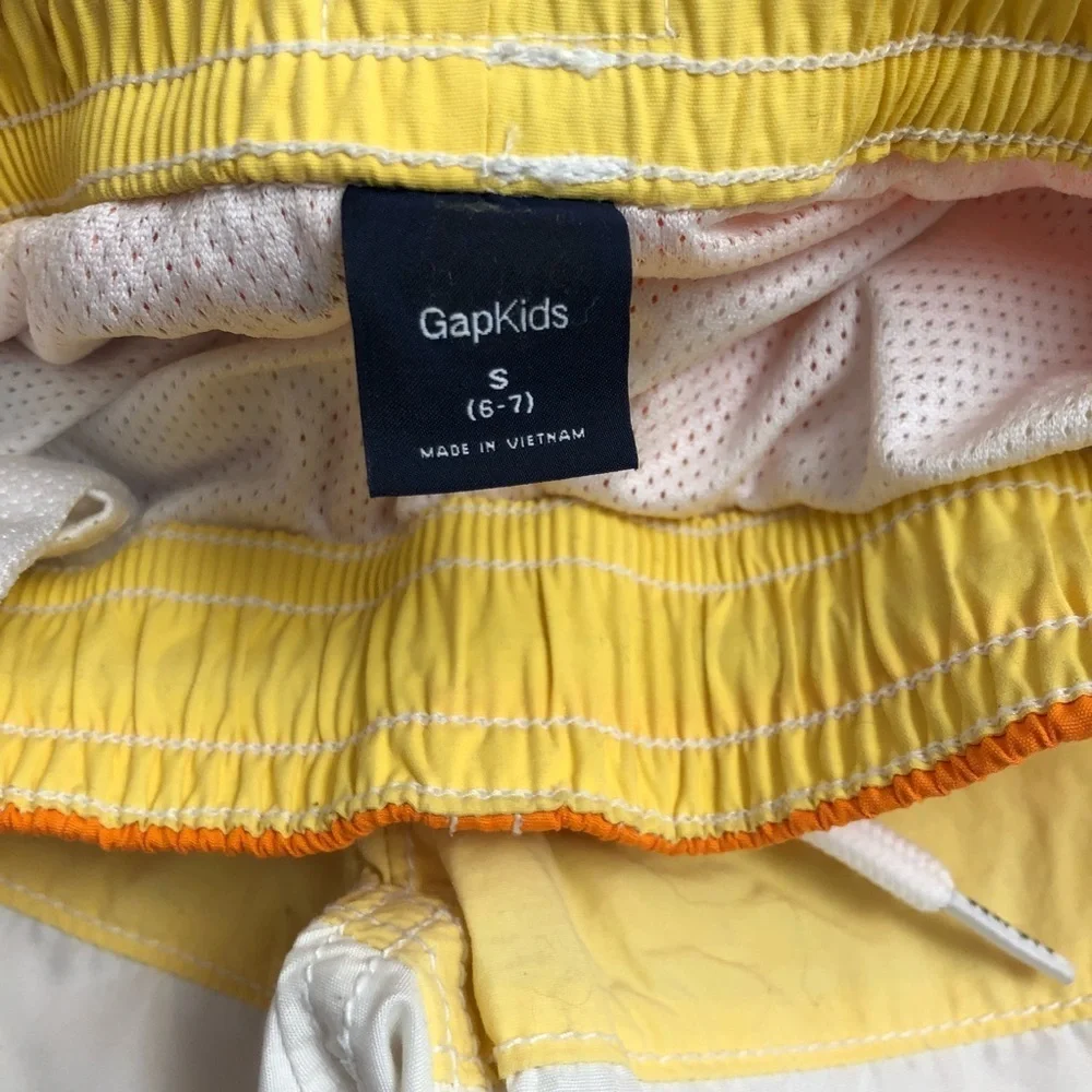Gap boys yellow orange white gradient lined swim trunks with pockets
